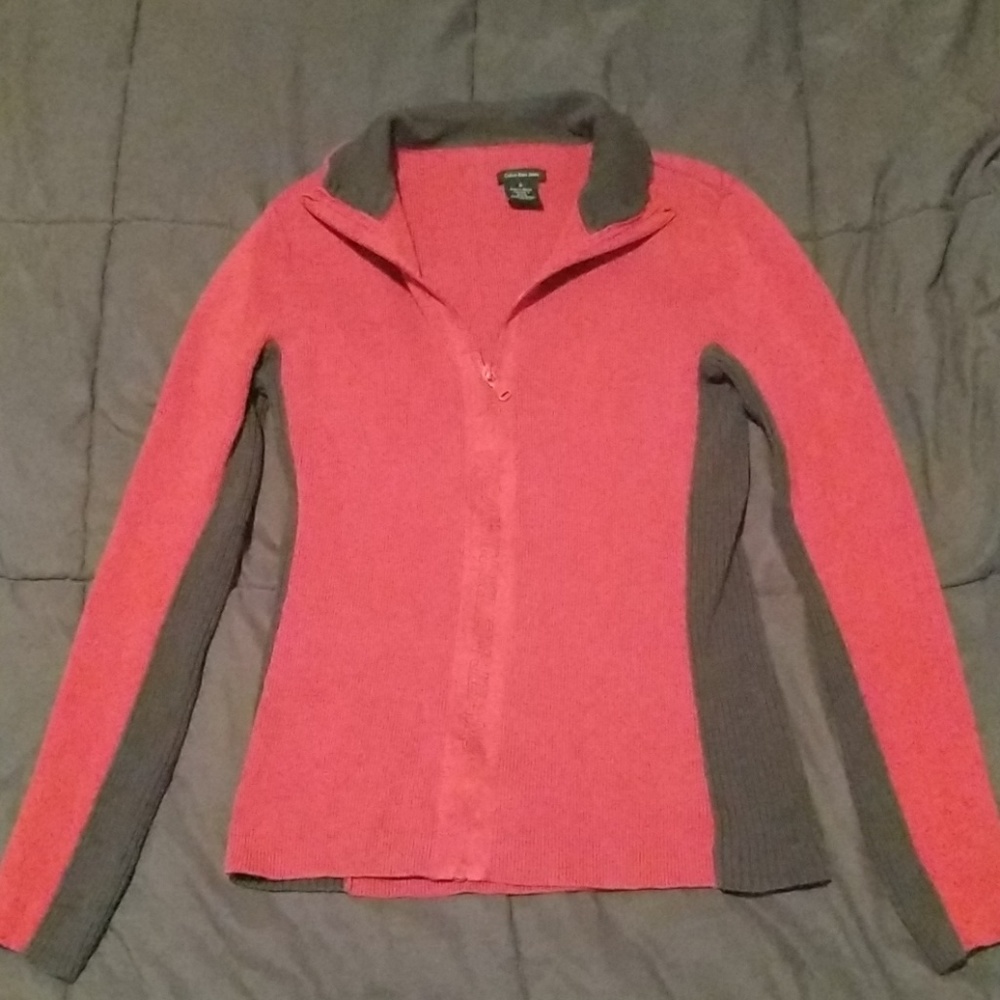 Unique, Calvin Klein sweater